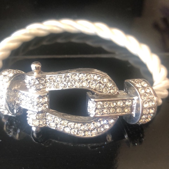 White bracelet with crystals - Picture 2 of 4